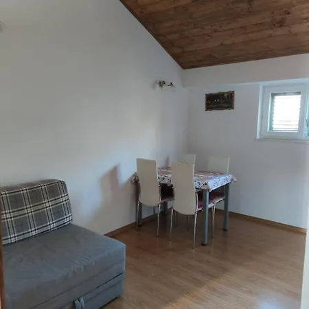 M&m Apartment Primosten
